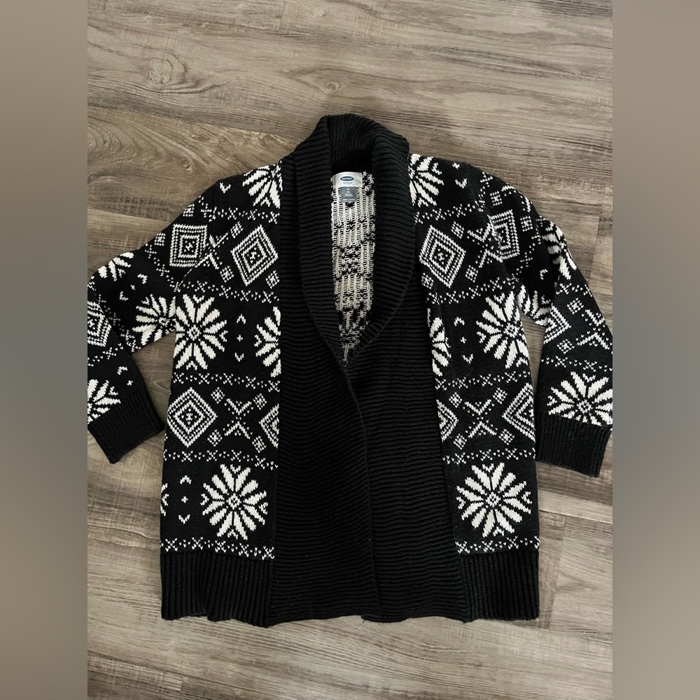 Girls Old Navy black print sweater, medium (8)